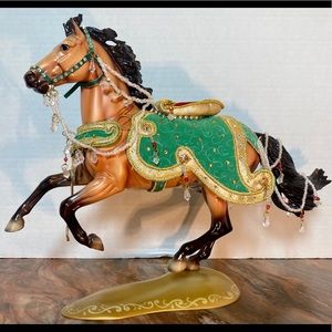 Breyer Holiday Horse Jewel 2010